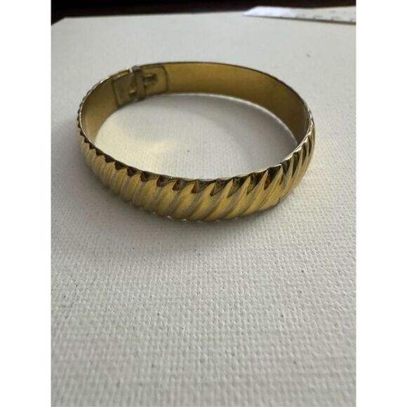 60's Vintage Monet Womens Chunky Gold Tone Hinged Embossed Cuff Bangle Bracelet - Picture 2 of 7